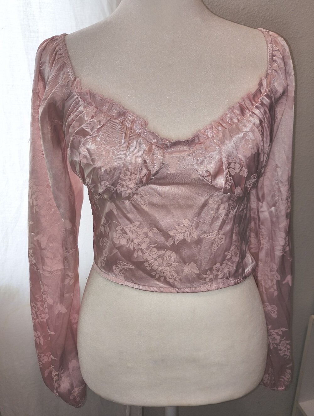 La Hearts Dusty Rose Floral Satin Long-Sleeve Crop Top
